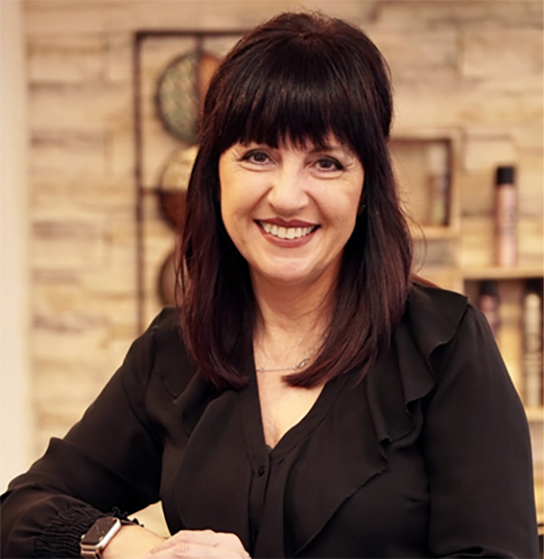 Porträt von Antonietta Aloisio, Inhaberin des Friseursalons Coiffeur Antonietta in Remscheid